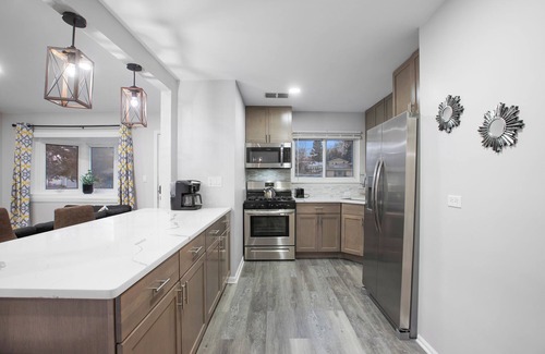 Fox Valley House | Pet-Friendly Cottage with Inviting Yard - Guest Rated 10/10