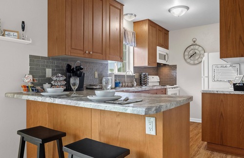 De Pere House | Inviting Maison Desplain: Family-Friendly Getaway Near Bay Beach