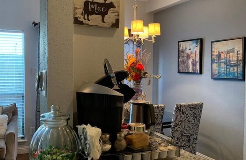 Houston Condo | Guest Rated 9.8: Cozy 2Bd/2Ba Condo in Galleria