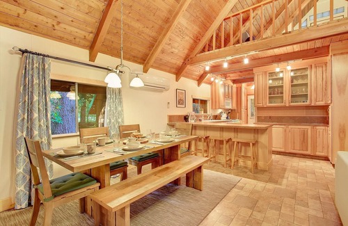 Packwood House | Charming Cabin with Hot Tub & Fireplace Near Mt Rainier