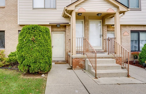 Clinton Township Condo | Inviting Clinton Township Condo: Close to Anchor Bay!