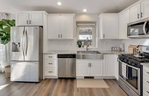 Mead House | Cozy CO Escape | Hot Tub, Pool Table, Sleeps 13