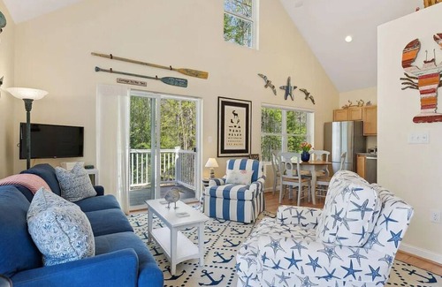 Kennebunkport Cottage | Cozy coastal 2-bedroom cottage, short walk to Goose Rocks Beach.