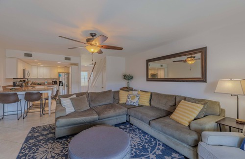 Pensacola Beach House | Charming Beach Bungalow with Ocean View & Pool Access