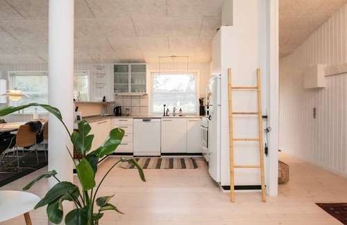 Blokhus House | Spacious 6-Person Holiday Home in Blokhus - Pet Friendly!