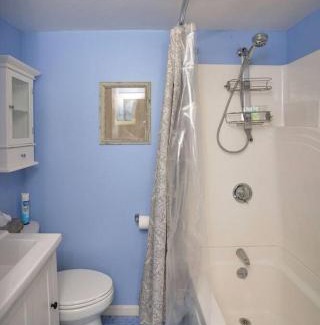 West Dennis House | Inviting Coastal Retreat with Private Beach in West Dennis