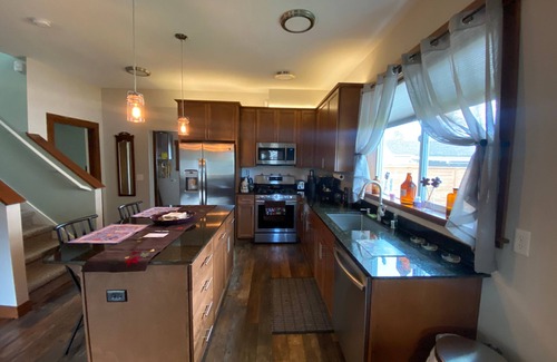 Enumclaw House | Inviting 1910 Cole St Home with Pet-Friendly Amenities