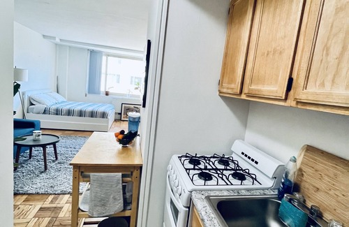 Mount Pleasant Apartment | Charming Columbia Heights Studio with Pet-Friendly Amenities