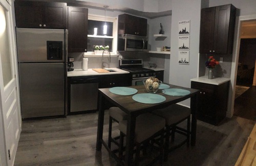 Oak Park Apartment | Inviting Apartment with Pool & Spa - Guest Rated 9.8/10