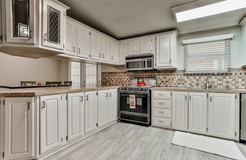 Granbury House | Charming Granbury Home: Steps from Lake & Historic Square