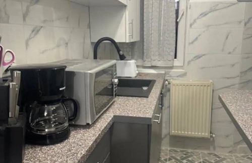 Cugir Apartment | Cozy Comforts aprt in Cugir