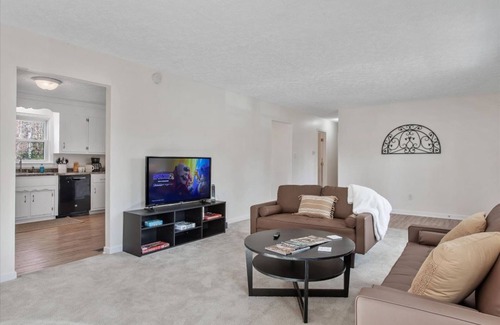 Goochland House | Comfortable & Convenient Stay with Family-Friendly Amenities