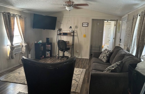 Jerome House | Cozy & Comfy Manufactured Home within 7 minutes of Ft Leonard Wood Military Base