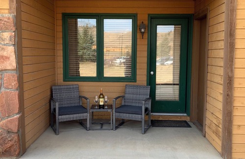 Granby Condo | Cozy Condo, 3 beds, 2 baths, kitchen, near RMNP, Hiking, Golf, Skiing and More!