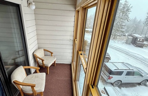 Snowshoe Apartment | Top-Rated Cozy Condo at Snowcrest, Perfect for Families