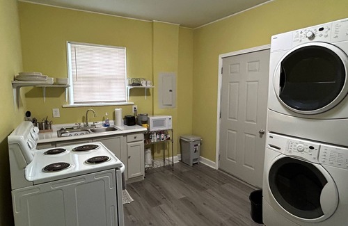 Huntsville Condo | Inviting Condo: Centrally Located & Pet-Friendly Retreat