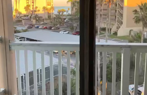 North Beach Condo | Cozy condo in beautiful Corpus Christi with AC, WiFi
