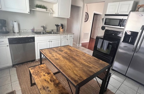 Old Southwest Condo | Inviting Condo in Downtown Roanoke VA with Spa & Hot Tub