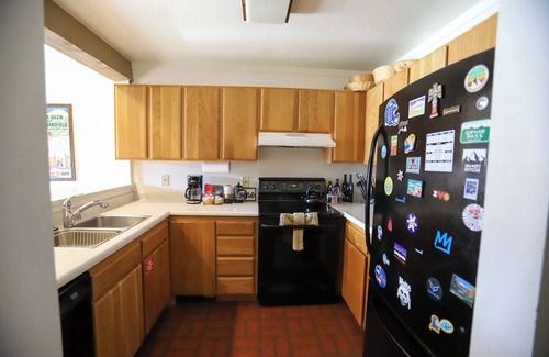 Mammoth Lakes Condo | Cozy condo in Mammoth: Ideal escape, walking distance to The Village & Skiing.