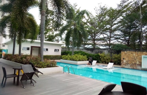 Talomo District Condo | Cozy condo in nice Davao City with AC, WiFi, fitness room