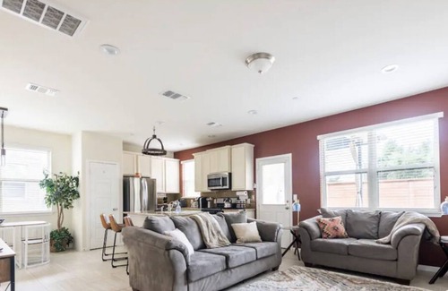 Round Rock Condo | Delightful Round Rock Condo: Pet Friendly & Family Ready