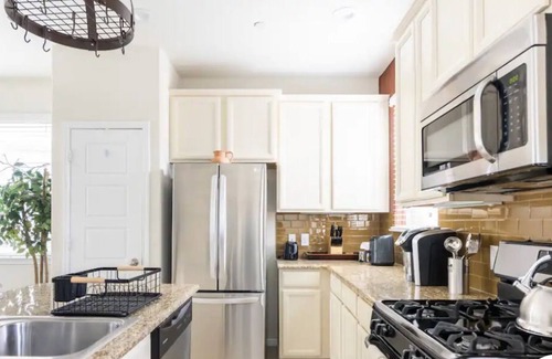Round Rock Condo | Delightful Round Rock Condo: Pet Friendly & Family Ready