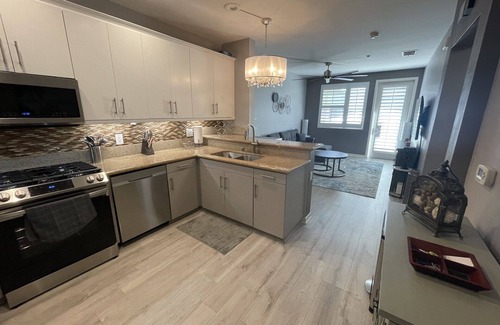 Hillcrest Condo | Exceptional Condo with Ocean View in Hillcrest