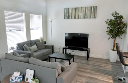 Mesa House | Inviting Condo Near MCC with Pool & BBQ Area Awaiting You
