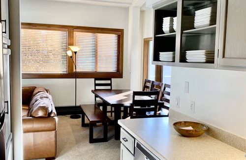 Breckenridge Condo | Stylish Ski-In Condo Steps from Main Street - Rated 10/10