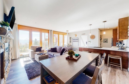 Wildernest Condo | Inviting Condo with Pool, Hot Tub & Trails Nearby