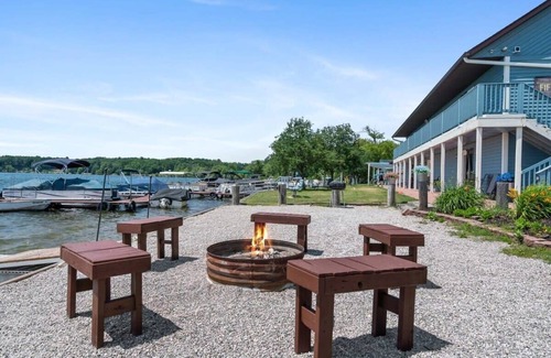 Mayfield Apartment | Charming Condo with Kayaks and Scenic Lake Access