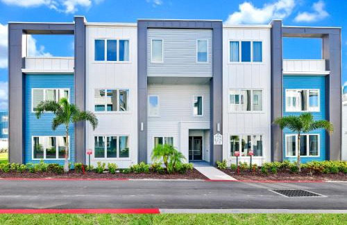 Reunion Apartment | Inviting Condo with Pool Table & Resort Perks Near Disney