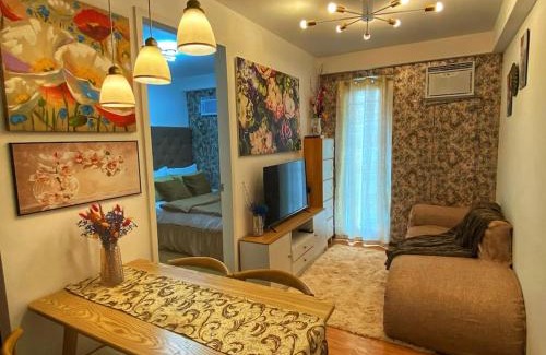 Sasa Apartment | Inviting Condo with Pool, Ocean View & Netflix for 4 Guests