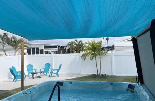 Iona House | Ideal Getaway Near Sanibel & Fort Myers Beaches