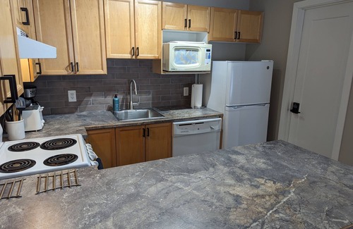 East Kootenay Condo | Mountain Getaway with Hot Tub & Ski In/Out Access
