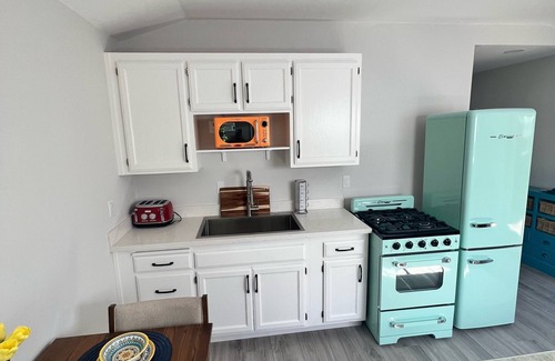 Browns Valley Cottage | Convenient Cottage in the Valley - Family Friendly Retreat