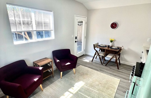 Browns Valley Cottage | Convenient Cottage in the Valley - Family Friendly Retreat