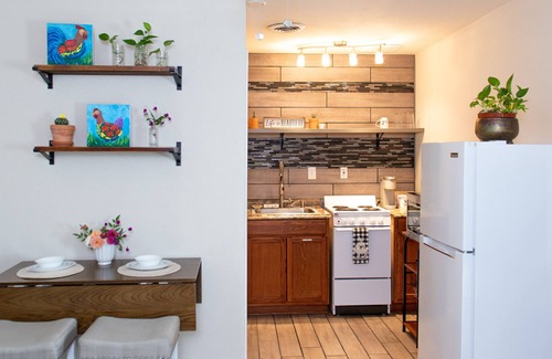 Dallas Apartment | Cozy Coop with Private Patio Near Downtown Dallas