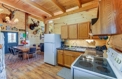 Cora House | Charming Cora Studio Cabin with Wind River Mountain Views