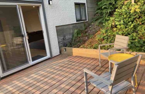 Cordova Bay House | Inviting Cordova Bay Suite: 5 Min Walk to the Beach!