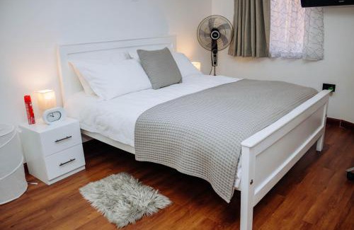 Parklands Apartment | Chic Studio Haven with Breakfast & Family Amenities
