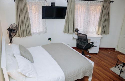 Parklands Apartment | Chic Studio Haven with Breakfast & Family Amenities