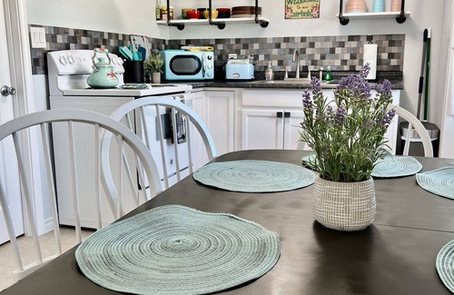 Aransas Pass House | Inviting Corner Cottage in Aransas Pass, Steps from Beaches