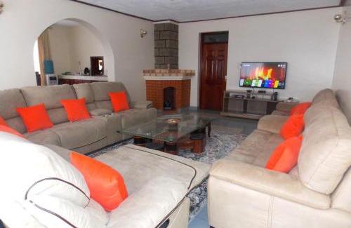 Syokimau Bed & Breakfast | Cozy Corner Ensuite Near SGR &JKIA, Syokimau