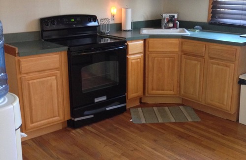 Floral Park House | Inviting Corner Guest House for Your Next Getaway