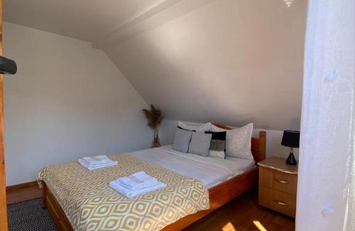 Poiana Marului House | Charming Retreat in a Quaint Village - Pet Friendly & Cozy