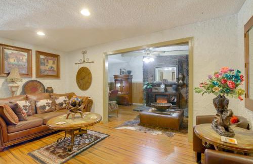 Whitehaven House | Cozy Retreat in Memphis - Just 4 Miles from Graceland!