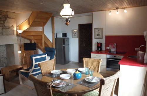 Peyzac-le-Moustier Cottage | Charming Cottage with Pool & Pet-Friendly in Aquitaine