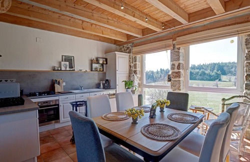 Saint-Regis-du-Coin Cottage | Cozy Gite Saint-Régis-du-Coin: Ideal for Families & Relaxation