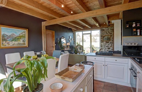 Saint-Regis-du-Coin Cottage | Cozy Gite Saint-Régis-du-Coin: Ideal for Families & Relaxation